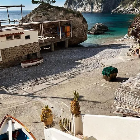 On The Semesterbostad Capri